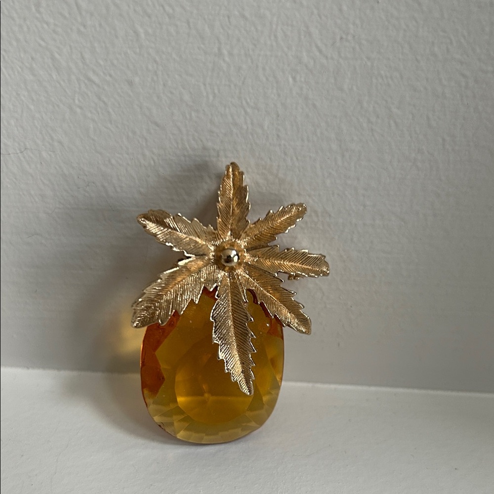 Sarah Coventry Pineapple Brooch / Pendant